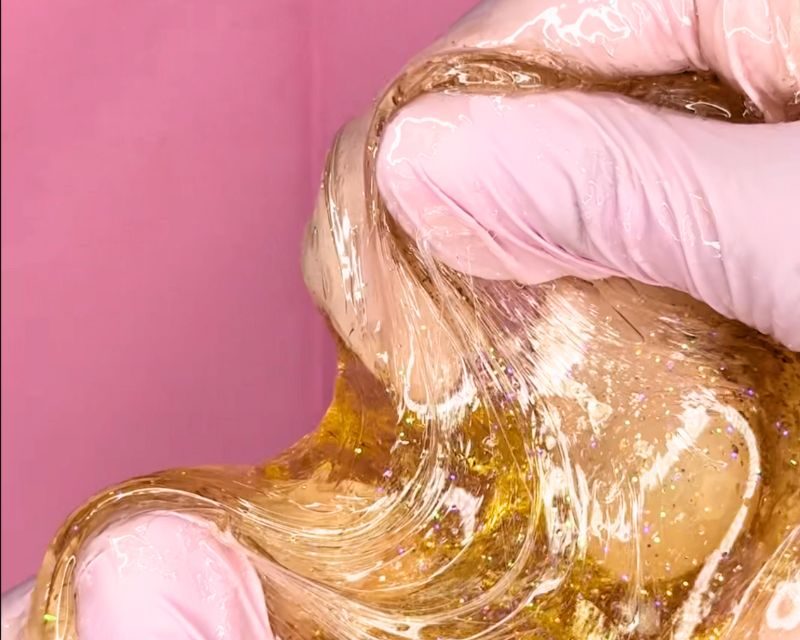 Sugaring vs Waxing: A Comprehensive Guide to Gentle Hair Removal